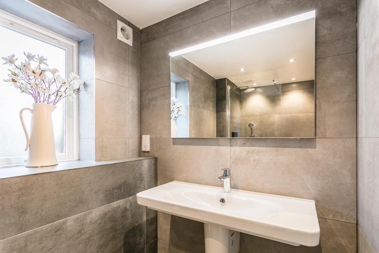 The Lodge @ Carus Green Kendal Bagian luar foto